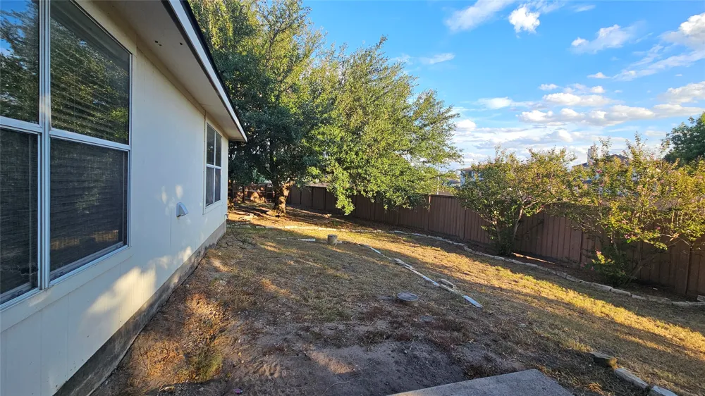 107 HELEN Cove Hutto, TX 78634