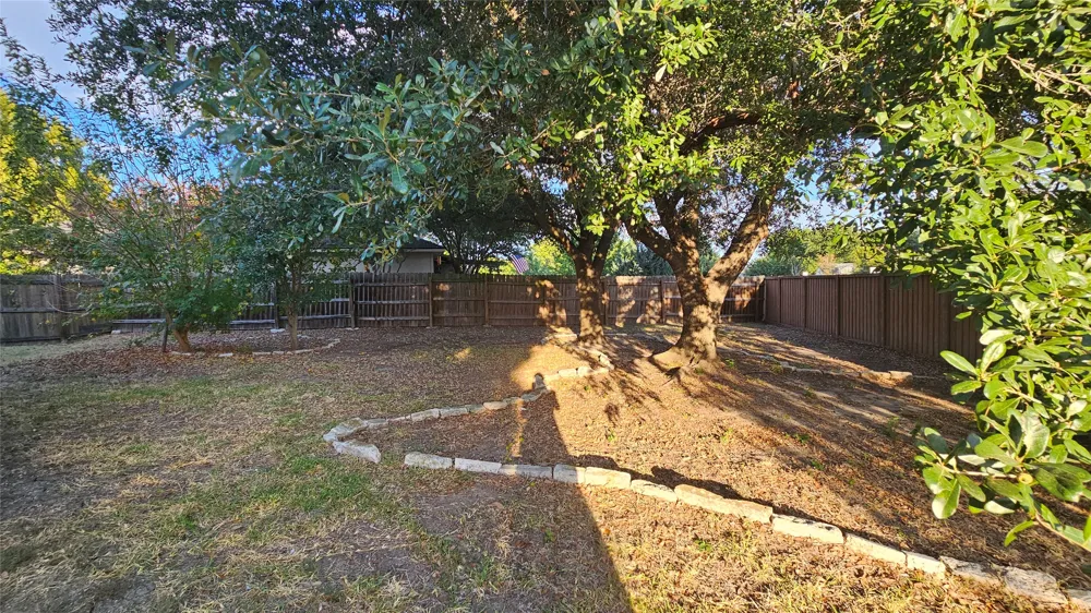 107 HELEN Cove Hutto, TX 78634