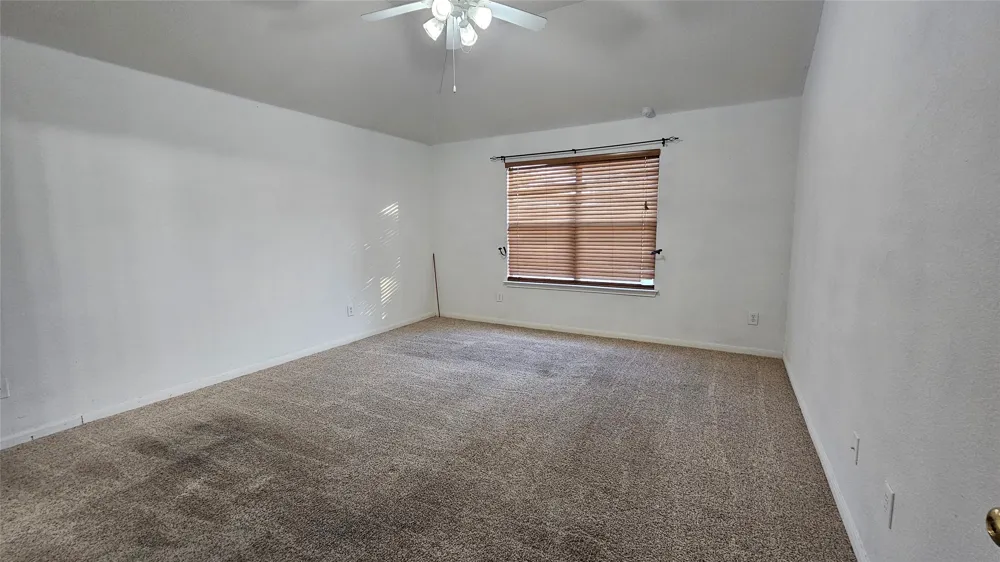 107 HELEN Cove Hutto, TX 78634