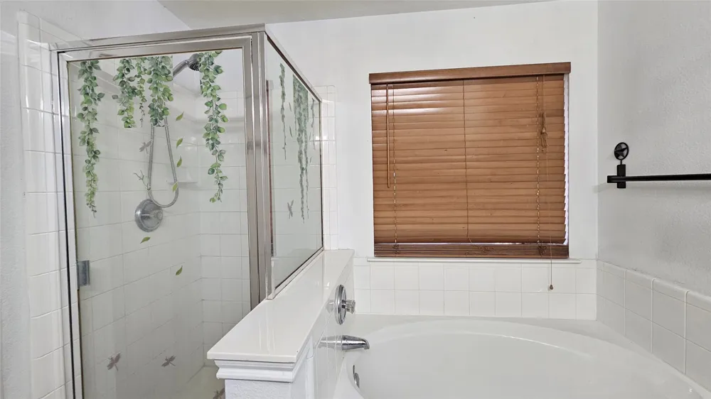 107 HELEN Cove Hutto, TX 78634