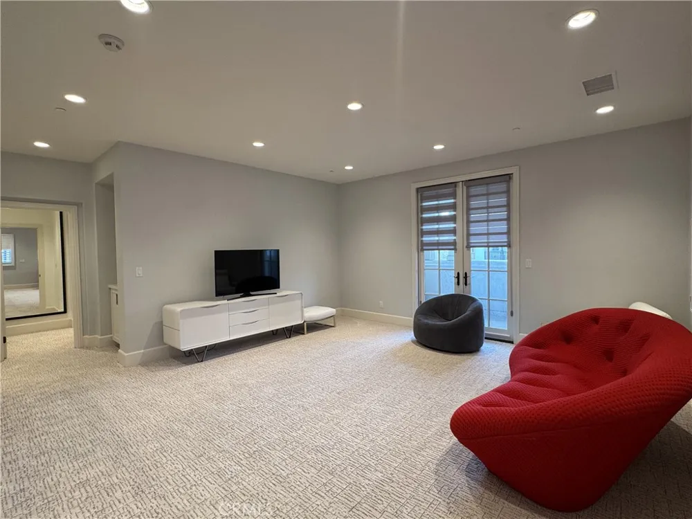 114 Homecoming Irvine, CA 92602