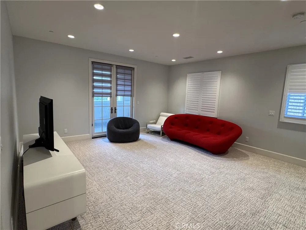 114 Homecoming Irvine, CA 92602