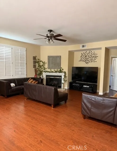 3 WASHINGTON Irvine, CA 92606
