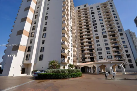 1865 S Ocean Dr #12E