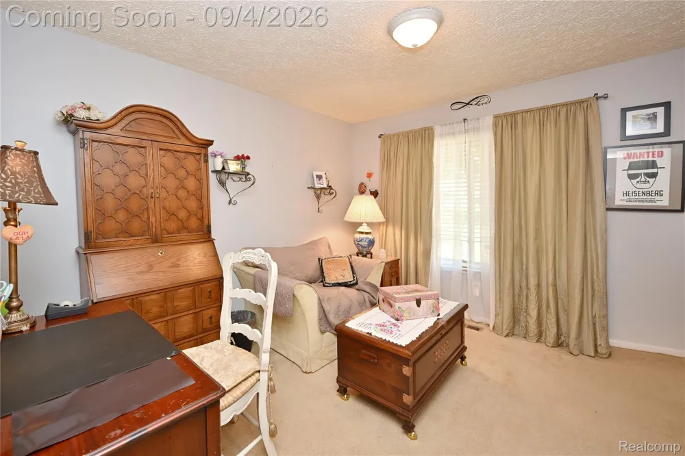 668 Randall Drive Troy City, MI 48085