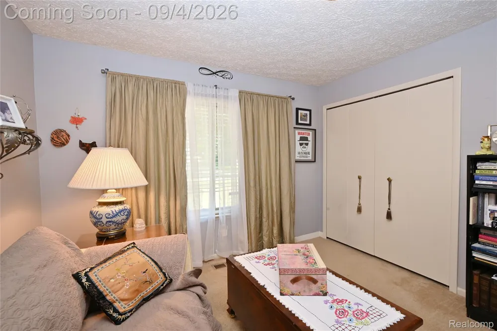 668 Randall Drive Troy City, MI 48085