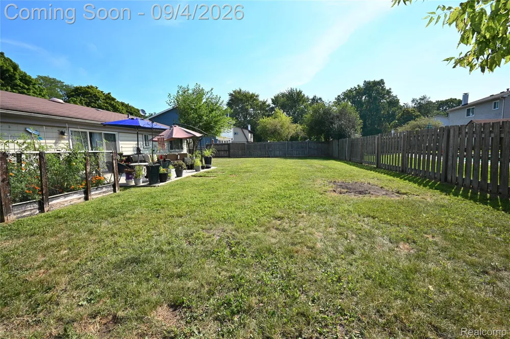 668 Randall Drive Troy City, MI 48085