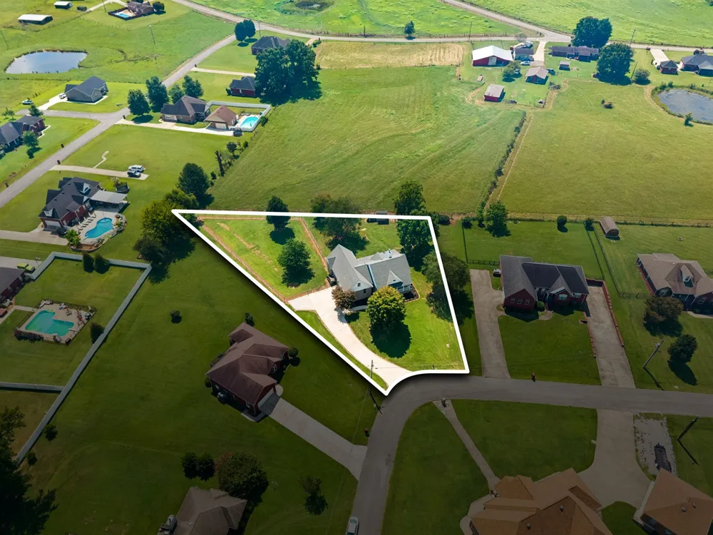 13 Elizabeth Cir Fayetteville, TN 37334