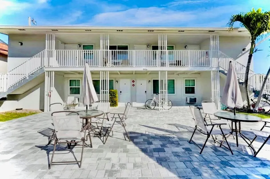 906 Riverside Drive #1-9 Pompano Beach, FL 33062