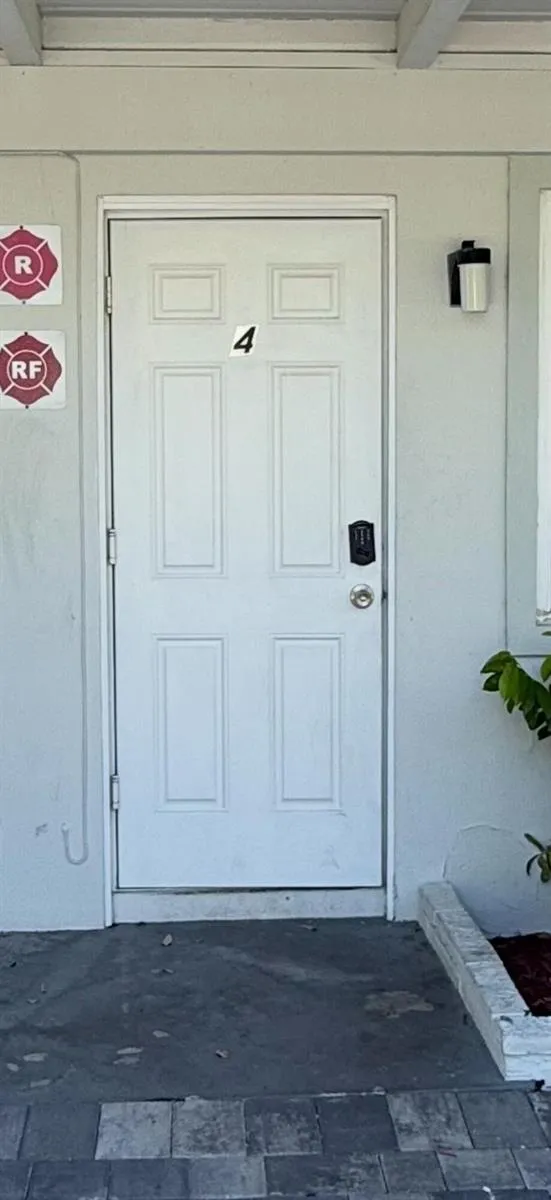 906 Riverside Drive #1-9 Pompano Beach, FL 33062