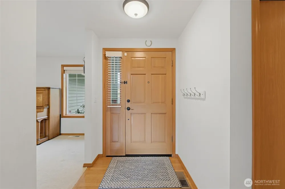 20130 Bue Rund Loop NE Poulsbo, WA 98370