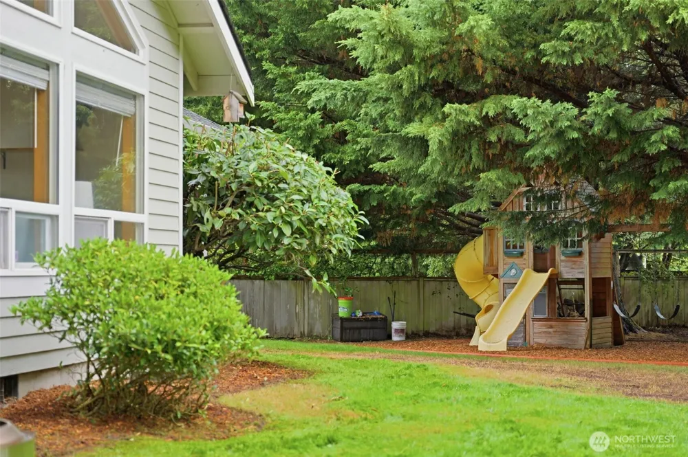 20130 Bue Rund Loop NE Poulsbo, WA 98370