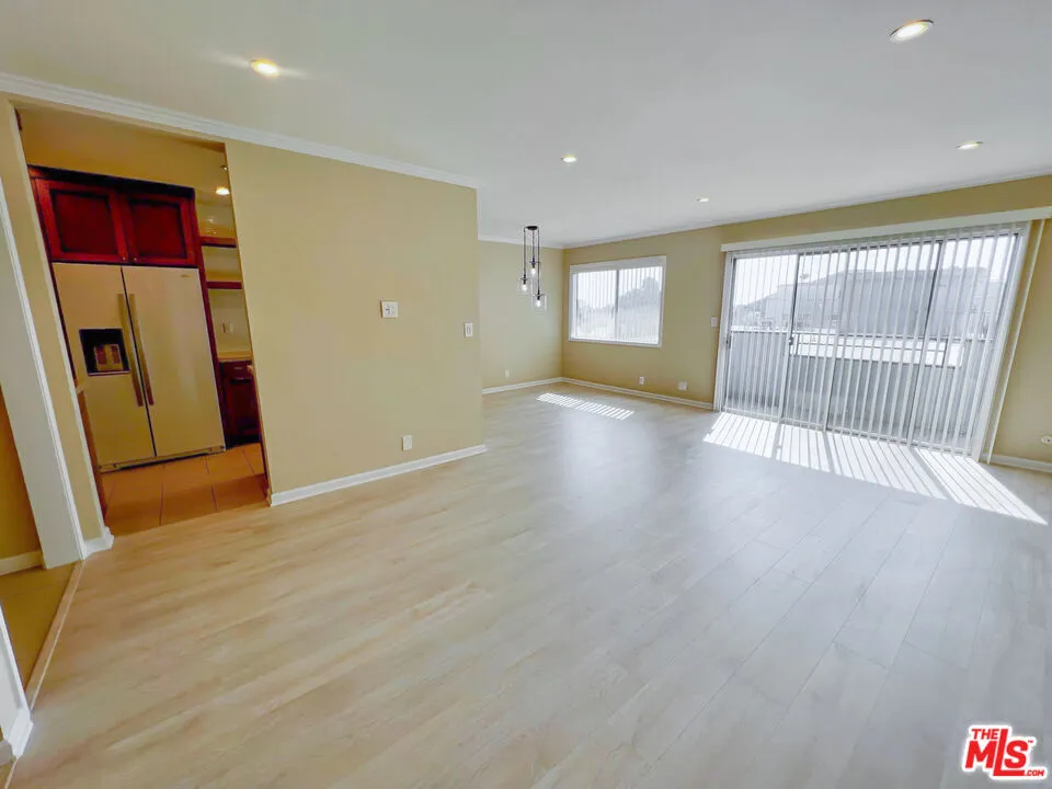 1250 Kings Road #506 West Hollywood, CA 90069