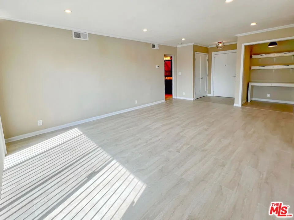 1250 Kings Road #506 West Hollywood, CA 90069