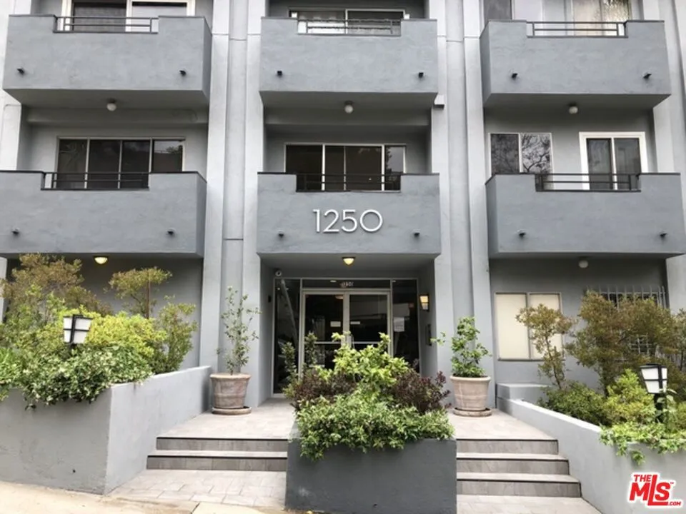 1250 Kings Road #506 West Hollywood, CA 90069