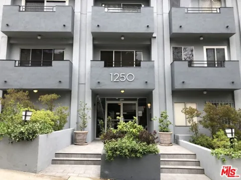 1250 Kings Road #506