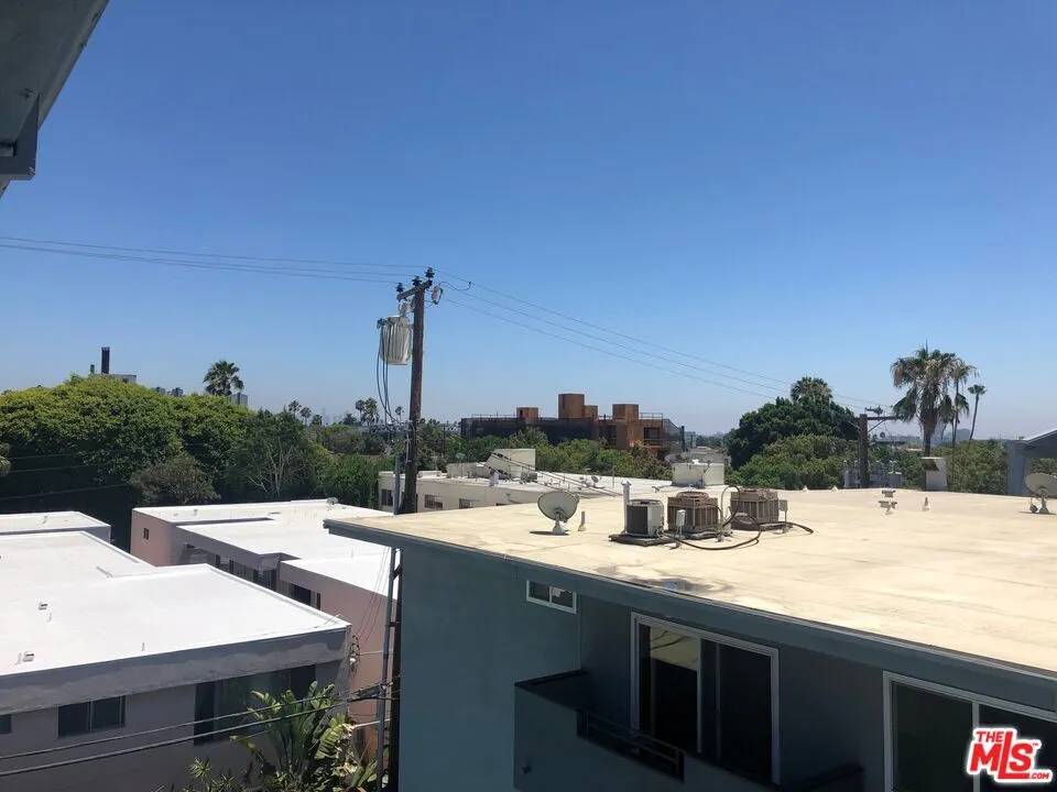 1250 Kings Road #506 West Hollywood, CA 90069