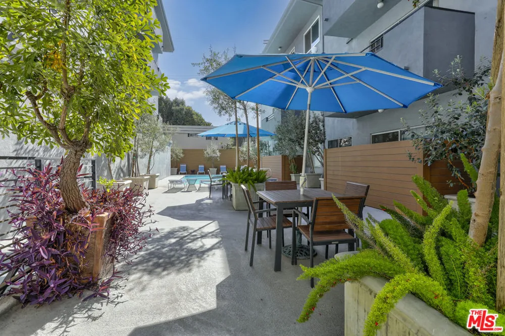 1250 Kings Road #506 West Hollywood, CA 90069