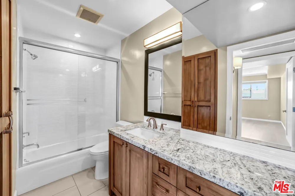 1250 Kings Road #506 West Hollywood, CA 90069
