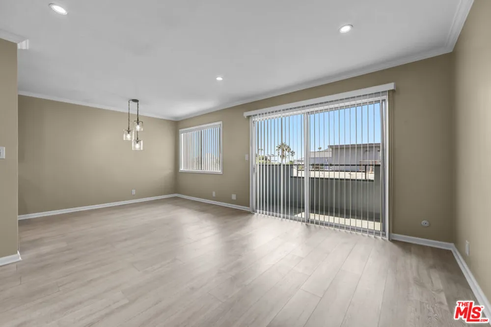 1250 Kings Road #506 West Hollywood, CA 90069