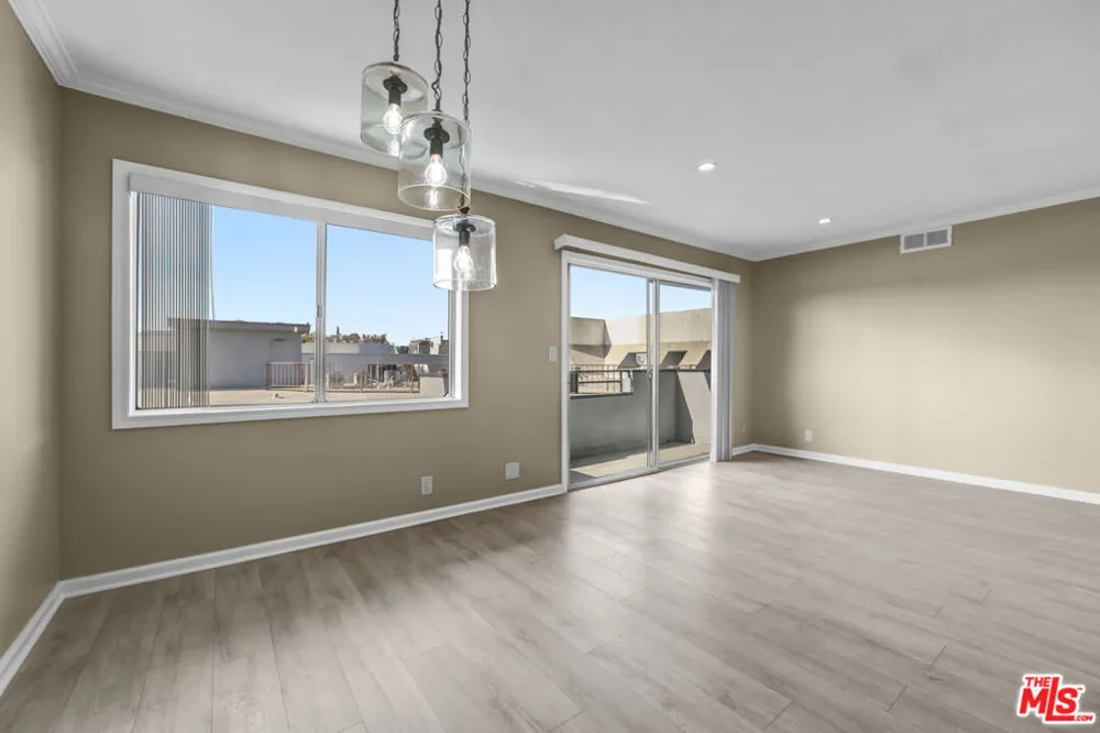 1250 Kings Road #506 West Hollywood, CA 90069