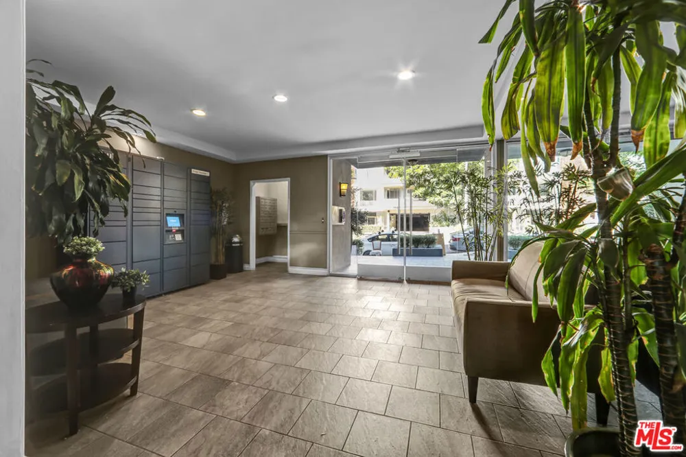 1250 Kings Road #506 West Hollywood, CA 90069