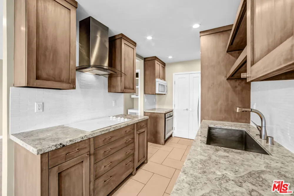 1250 Kings Road #506 West Hollywood, CA 90069