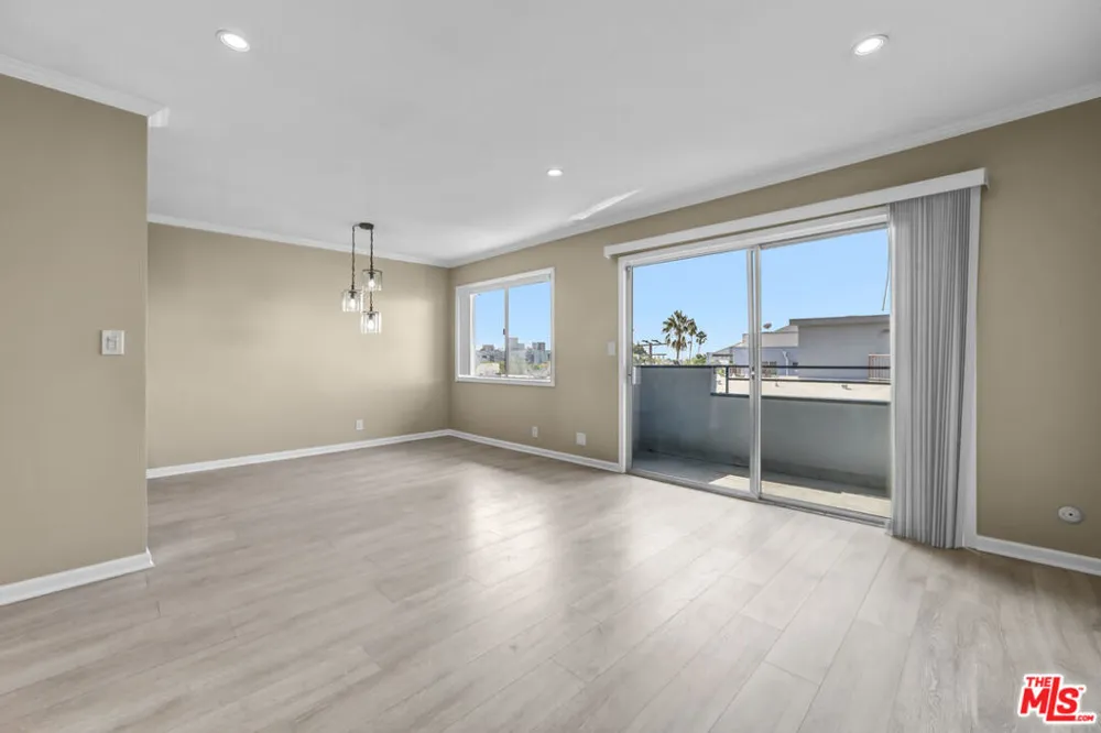 1250 Kings Road #506 West Hollywood, CA 90069