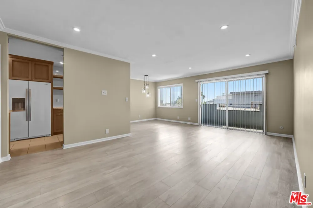1250 Kings Road #506 West Hollywood, CA 90069