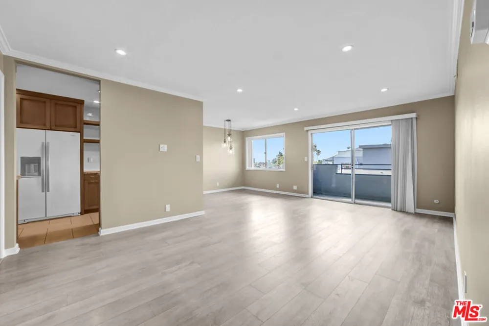 1250 Kings Road #506 West Hollywood, CA 90069