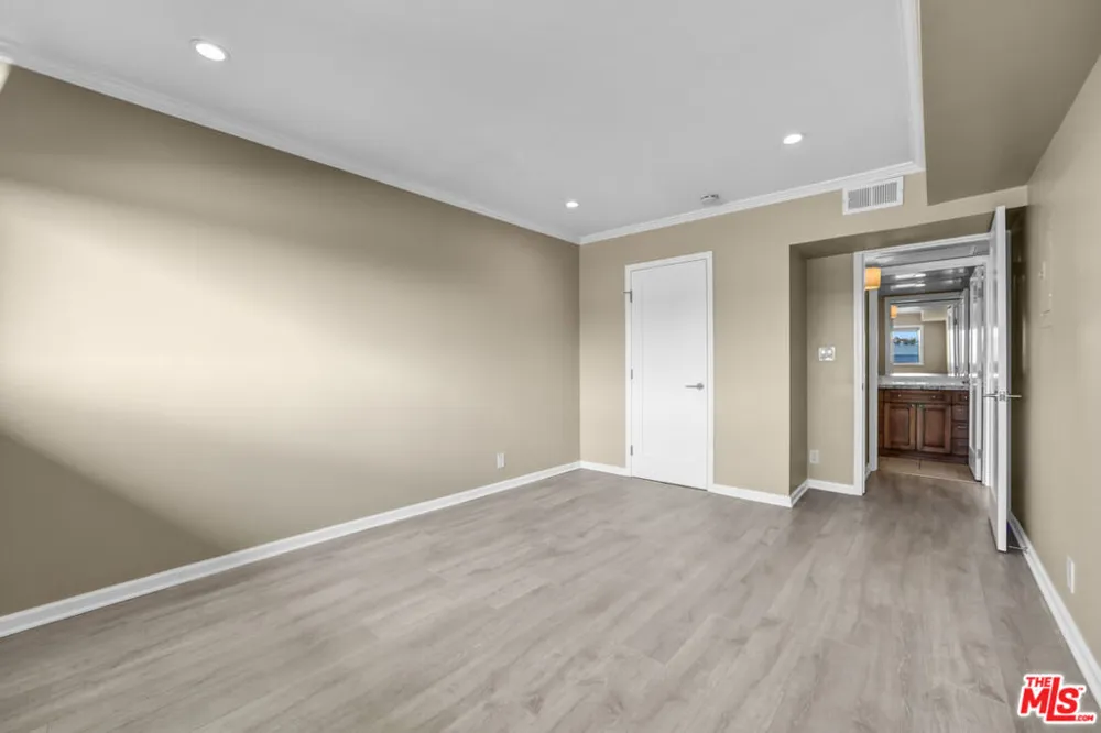 1250 Kings Road #506 West Hollywood, CA 90069
