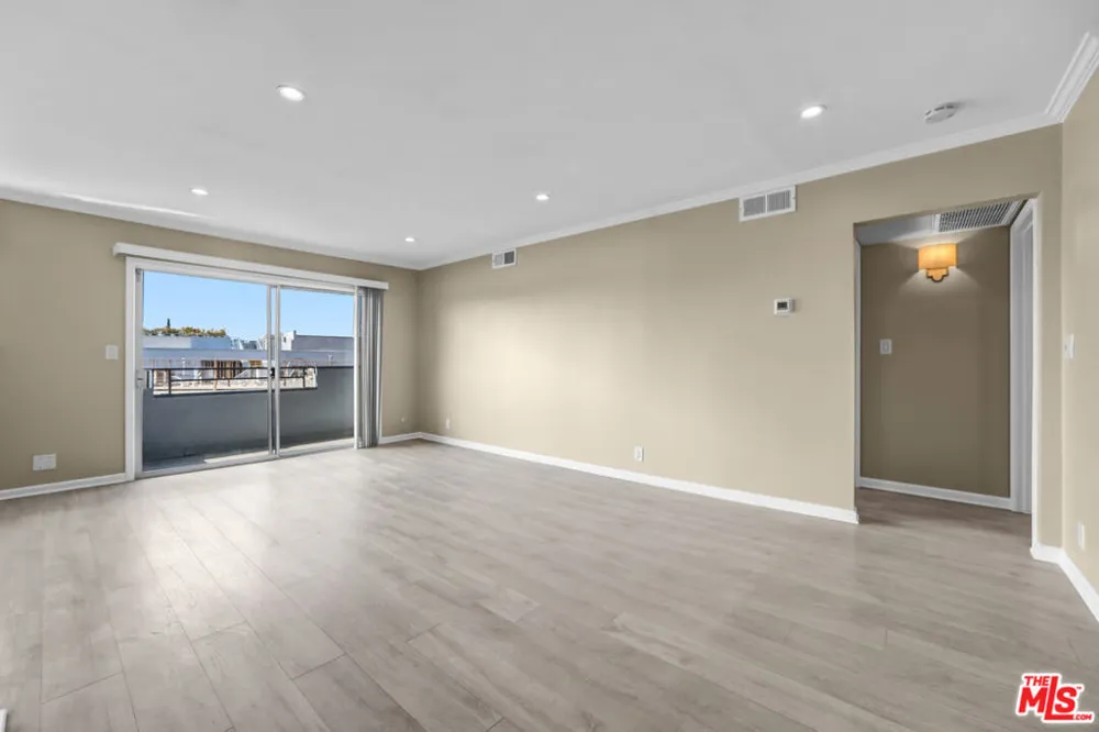 1250 Kings Road #506 West Hollywood, CA 90069