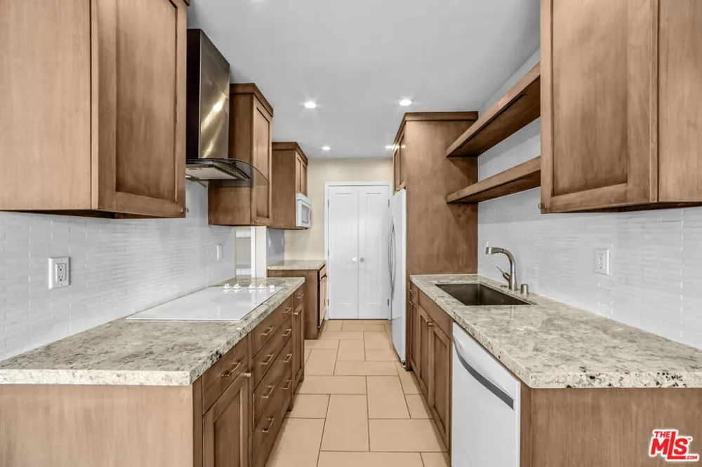 1250 Kings Road #506 West Hollywood, CA 90069