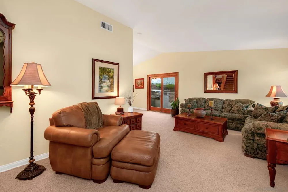 1734 Treseder Cir El Cajon, CA 92019