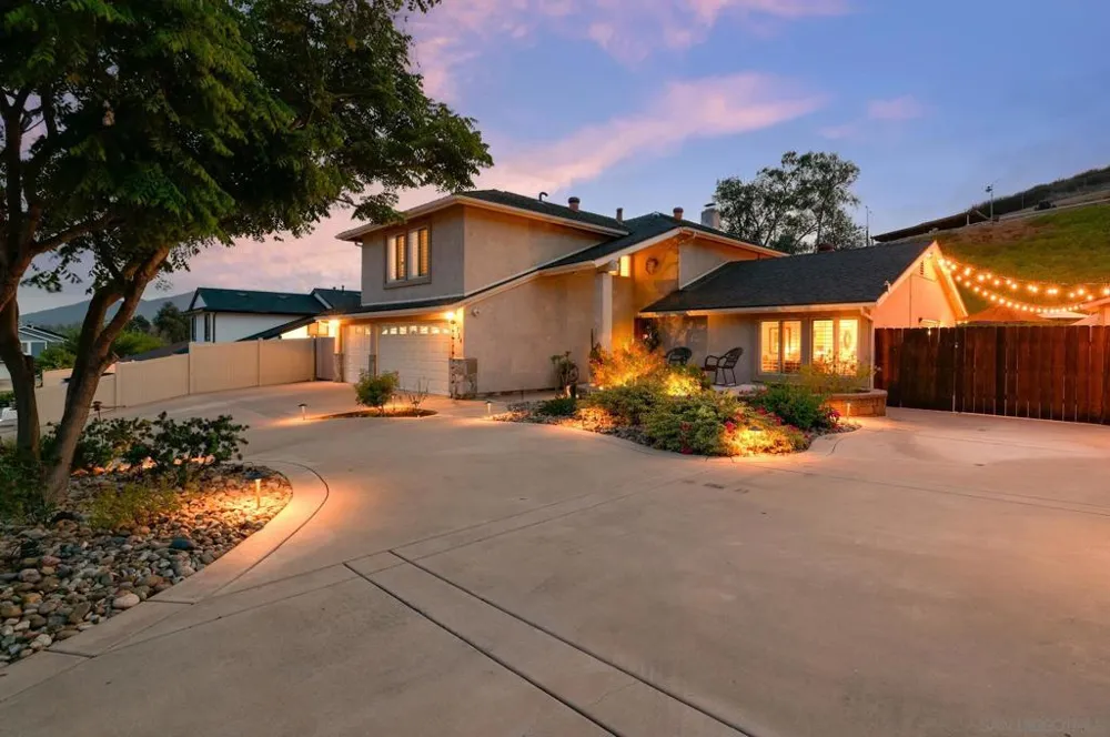 1734 Treseder Cir El Cajon, CA 92019