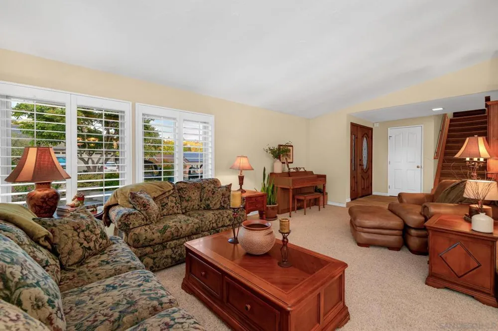 1734 Treseder Cir El Cajon, CA 92019