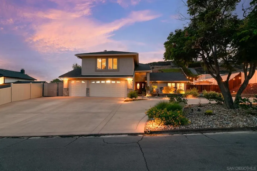 1734 Treseder Cir El Cajon, CA 92019