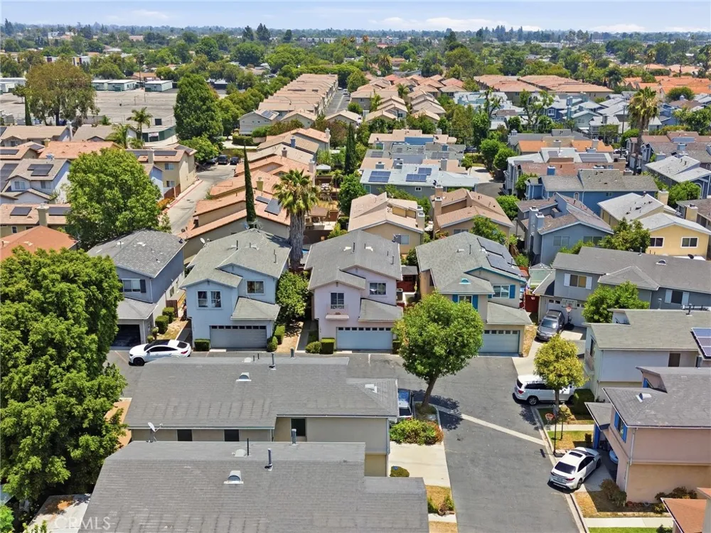 9300 Burnet Avenue #122 North Hills, CA 91343