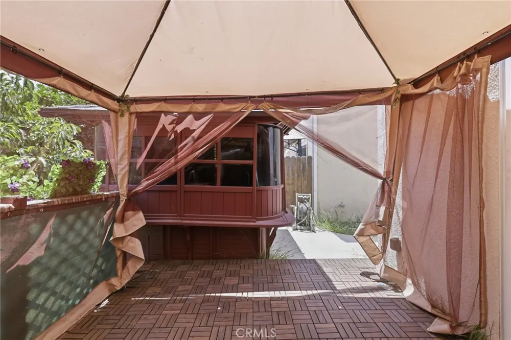 9300 Burnet Avenue #122 North Hills, CA 91343
