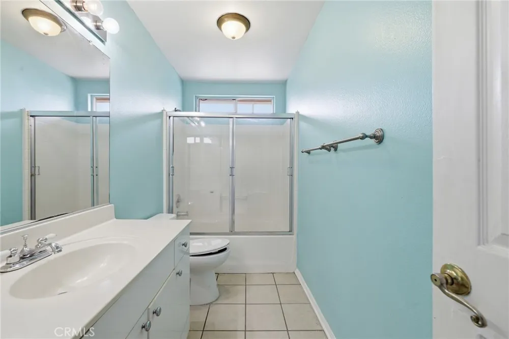 9300 Burnet Avenue #122 North Hills, CA 91343