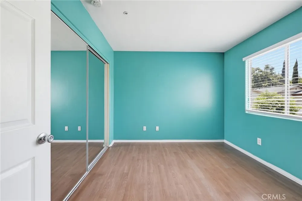 9300 Burnet Avenue #122 North Hills, CA 91343