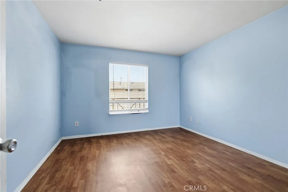 9300 Burnet Avenue #122 North Hills, CA 91343
