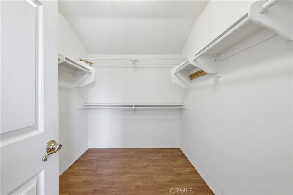 9300 Burnet Avenue #122 North Hills, CA 91343