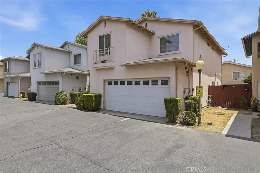9300 Burnet Avenue #122 North Hills, CA 91343