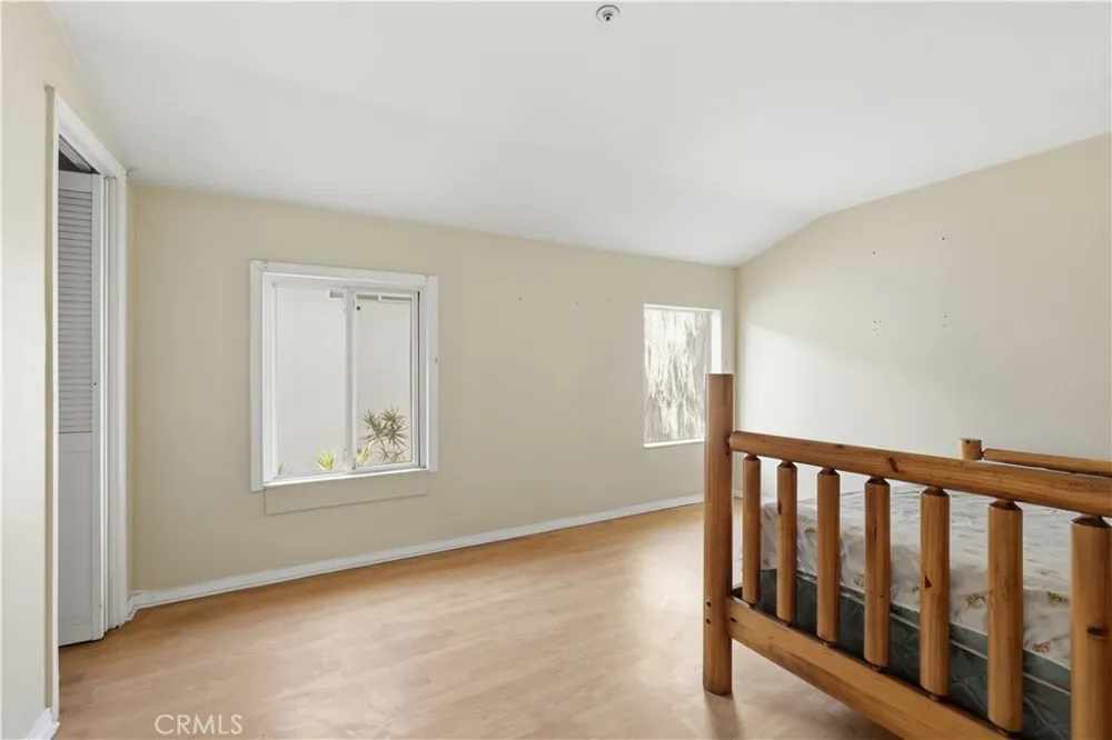 9300 Burnet Avenue #122 North Hills, CA 91343