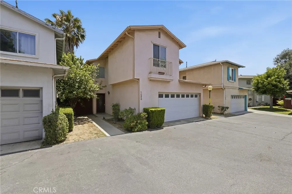 9300 Burnet Avenue #122 North Hills, CA 91343