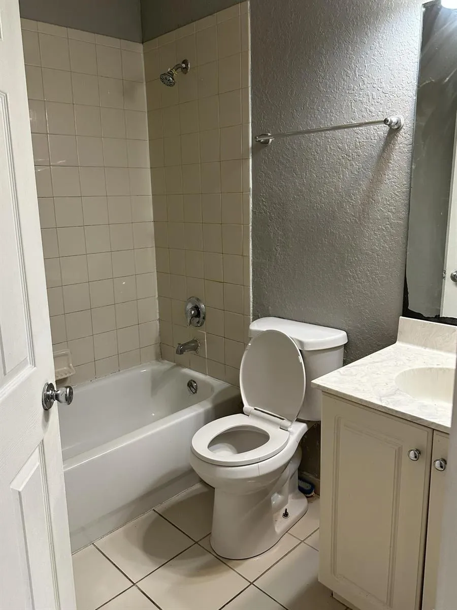 4111 Napoli Lake Drive West Palm Beach, FL 33410