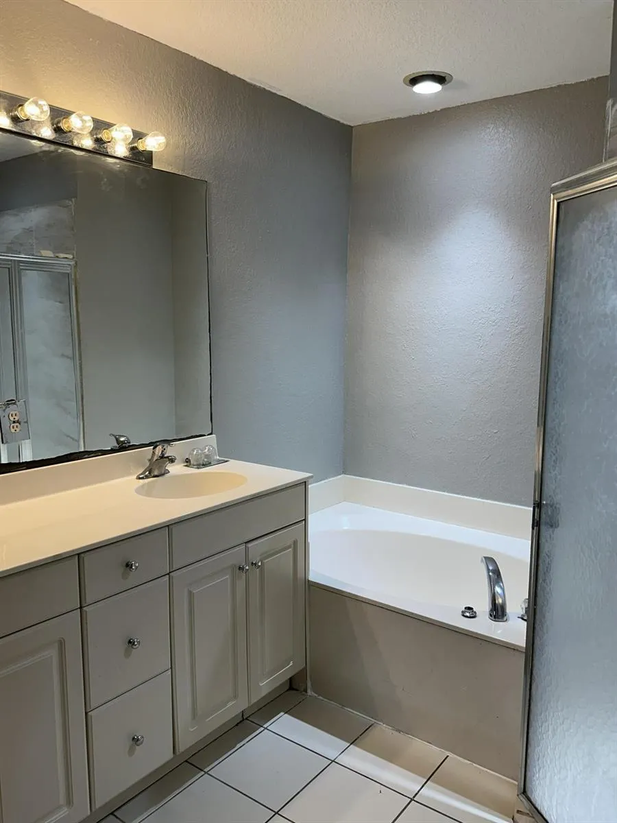4111 Napoli Lake Drive West Palm Beach, FL 33410