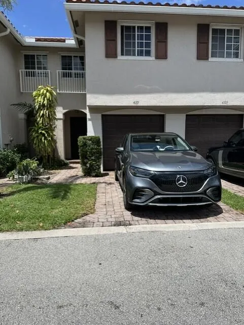 4111 Napoli Lake Drive West Palm Beach, FL 33410