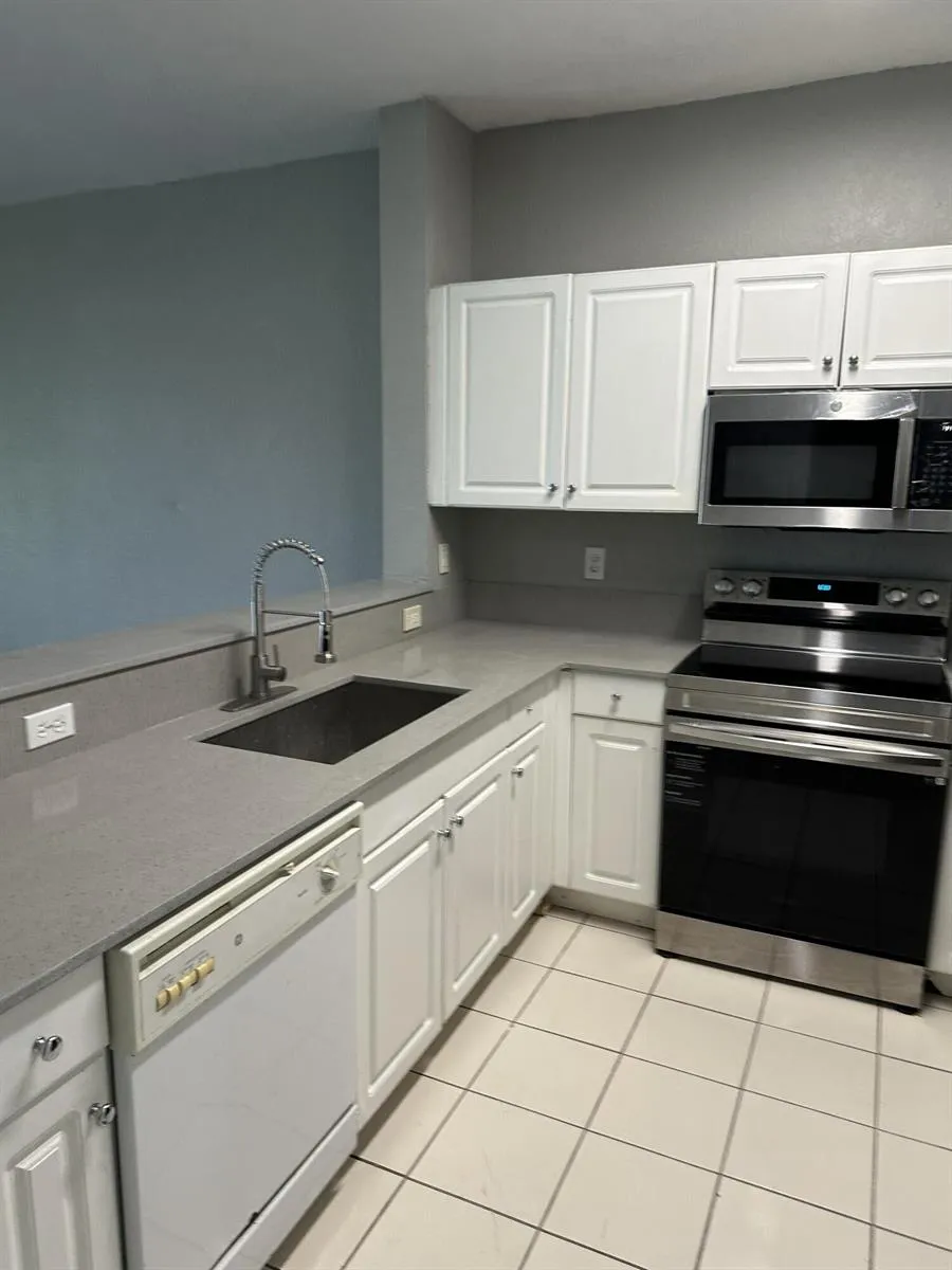 4111 Napoli Lake Drive West Palm Beach, FL 33410